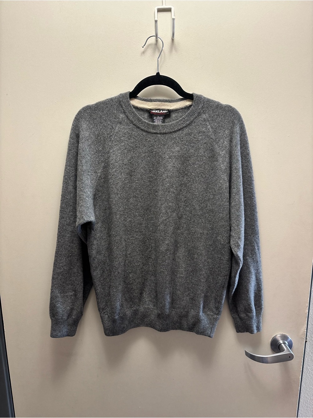 Kirkland Signature Gray 100% cashmere Crewneck Sweater size L